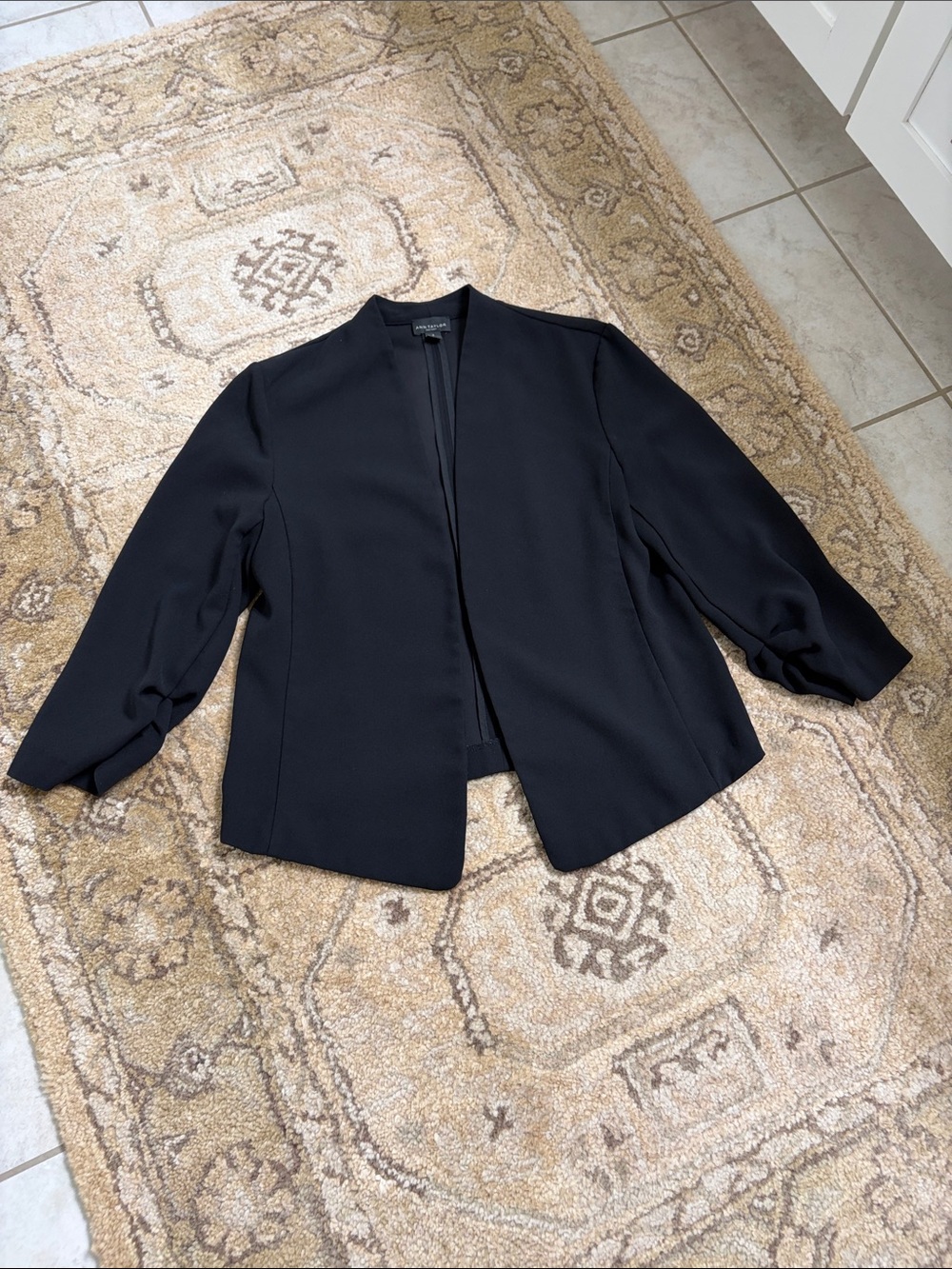 Ann Taylor (Factory) Black Open-Front Collarless Blazer
